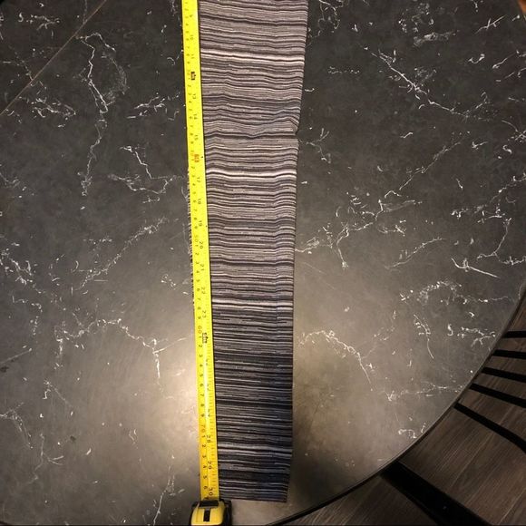 Lululemon WUP size 4 - Picture 9 of 11